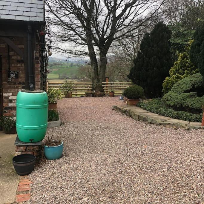 Villa The Retreat Llanrhaeadr-ym-Mochnant Esterno foto